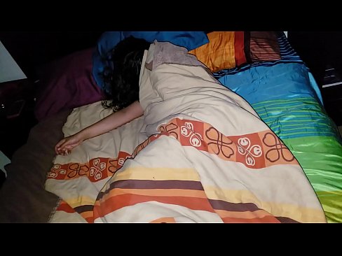 ❤️ Hoʻopiʻi ʻo Stepson i kona makuahine ʻōpio ʻoiai ʻo ia e hiamoe ana. ️❌ Sex video ma haw.oldsex.ru